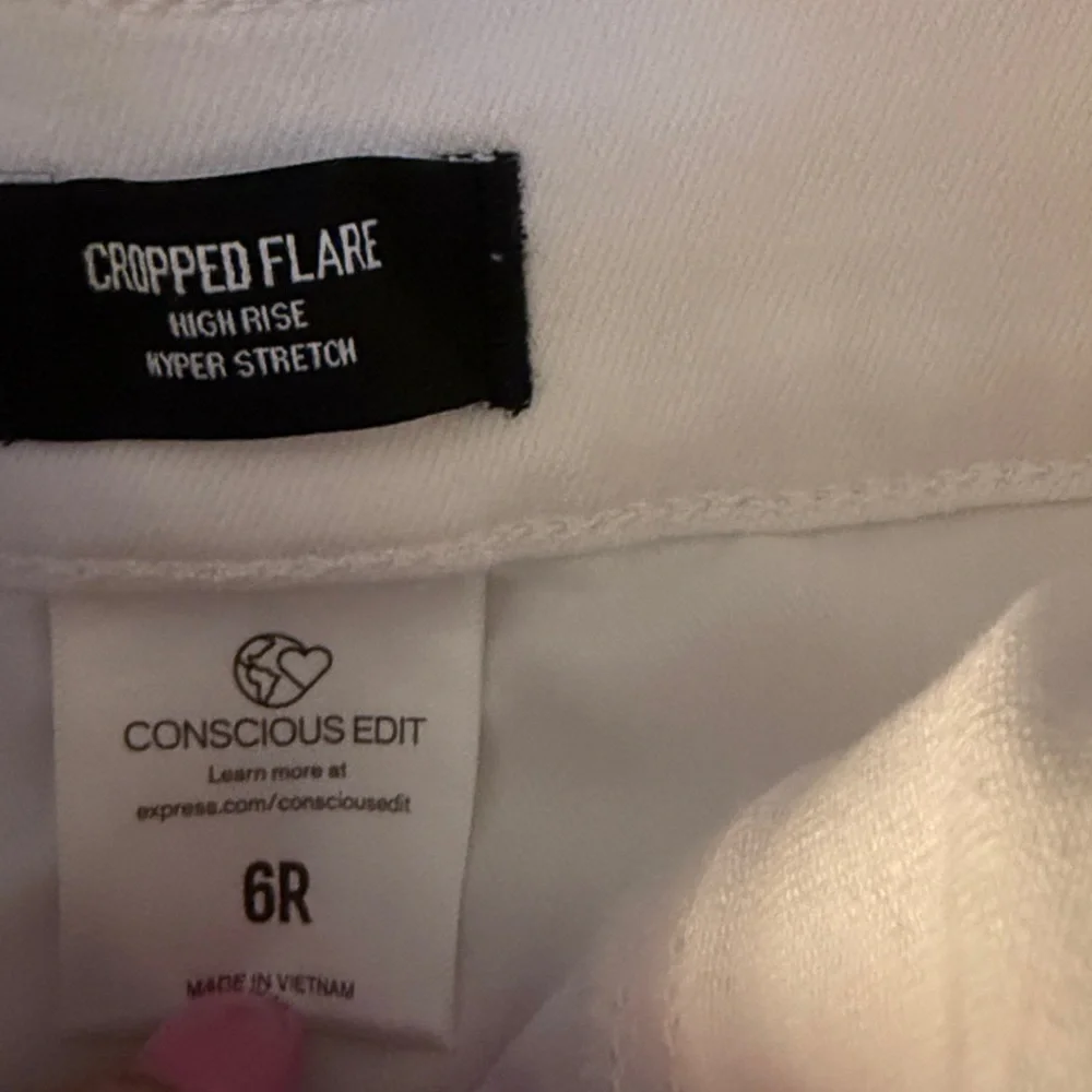 Express White Ankle & Cropped Jeans - Picture 7 of 7